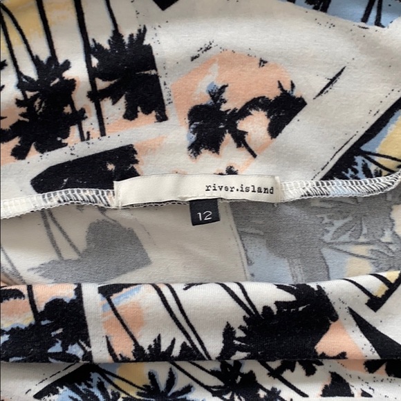 River Island Polaroid Mini Skirt - Picture 2 of 2